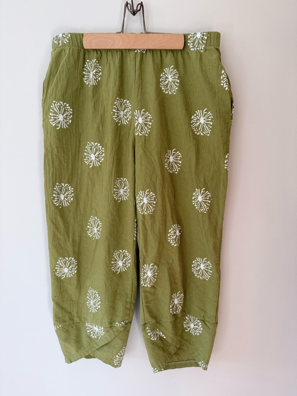 Olive Green Printed Cropped Pants